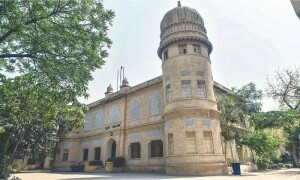 کراچی: رینجرز نے 8 سال بعد ریڈیو پاکستان کی تاریخی عمارت خالی کردی