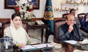 نواز شریف کی زیرِصدارت حکومتِ پنجاب کے اجلاس پر سوالات کھڑے ہوگئے