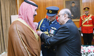 صدر مملکت نے سعودی وزیردفاع کو نشان پاکستان کے اعزاز سے نوازا