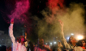 PM Shehbaz felicitates Hindu community on Holi with call to celebrate &lsquo;differences as strengths&rsquo;