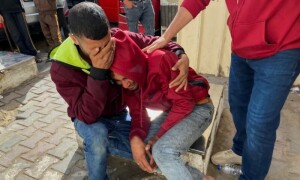 اسرائیل کی الاقصیٰ ہسپتال پر بمباری ، 24 گھنٹوں میں 77 فلسطینی شہید