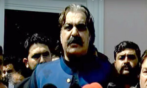 ہماری مخصوص نشستوں پر کسی اور کو ناجائز طور پر حلف لینے نہیں دیں گے، وزیراعلیٰ خیبرپختونخوا