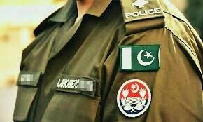 لاہور: پولیس اہلکار منشیات فروخت کرتے رنگے ہاتھوں گرفتار