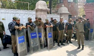 لاہور ہائیکورٹ کے 4 ججز کو بھی دھمکی آمیز خطوط موصول، نجی کوریئر کمپنی کا ملازم گرفتار