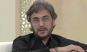 عدنان صدیقی نے مکھی اور خواتین کو ایک جیسا قرار دینے پر معذرت کرلی