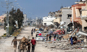 &lsquo;It smells like death&rsquo;: Gazans return to devastated Khan Younis