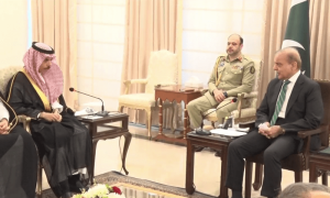 وزیر اعظم سے سعودی وزیر خارجہ کی ملاقات، سرمایہ کاری کے منصوبوں پر تبادلہ خیال