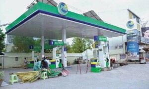پیٹرولیم مصنوعات کی قیمتیں عالمی مارکیٹ پر انحصار کرتی ہیں، وزارت خزانہ