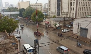 کراچی: صبح سویرے بوندا باندی، محکمہ موسمیات کی شہر میں تیز بارش نہ ہونے کی پیش گوئی