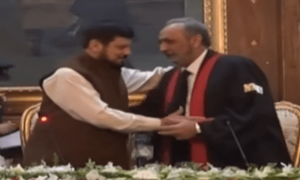 جسٹس اشتیاق ابراہیم نے چیف جسٹس پشاور ہائیکورٹ کے عہدے کا حلف اٹھا لیا