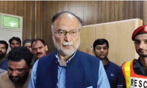 پی ٹی آئی کے لوگوں نے ہمارے نہتے کارکن کو قتل کیا، احسن اقبال کا الزام