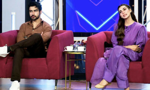 نازش جہانگیر کی دوسروں کے دل توڑنے کے سوال پر شرمانے کی ویڈیو وائرل