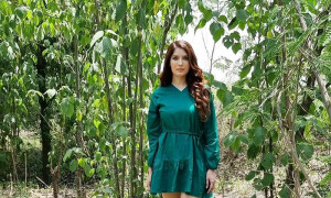 مختصر کپڑے پہننے پر والدہ اعتراض نہیں کرتیں، سعیدہ امتیاز
