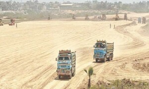 Sindh CM unhappy with delay in shifting of gas, power lines on Malir Expressway