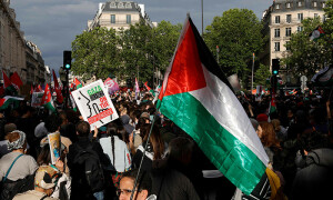 10,000 demonstrate in Paris against Israeli Gaza offensive