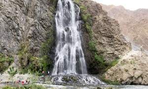 گلگت بلتستان کے دلکش رنگ: خموش اور منٹھوکھا آبشار کا &rsquo;یادگار&lsquo; سفر (تیسری قسط)