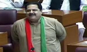 قومی اسمبلی اجلاس: نامناسب الفاظ کے استعمال پر اپوزیشن رہنما ثنا اللہ مستی خیل کی رکنیت معطل