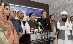 کسی بھی &rsquo;آپریشن&lsquo; کیلئے پارلیمان کو اعتماد میں لینا ضروری ہے، بیرسٹر گوہر
