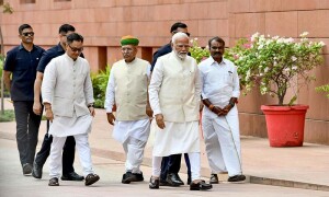 Modi calls for &lsquo;consensus&rsquo; as Indian parliament opens after polls