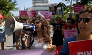 PHOTOS: Israeli protesters rally, block roads in Tel Aviv calling for captives&rsquo; release
