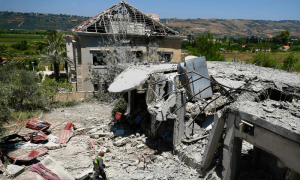 Israel warns it can take Lebanon to &lsquo;Stone Age&rsquo; but doesn&rsquo;t want war