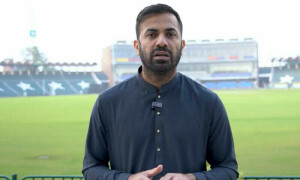 وہاب ریاض نے بھی مبشر لقمان کو 50 کروڑ روپے ہرجانے کا نوٹس بھیج دیا