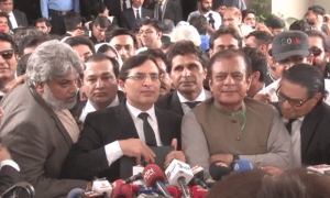 ہمیں ہمارا حق مل گیا، چیف الیکشن کمشنر سپریم کورٹ کے فیصلے پر عمل کرے، بیرسٹر گوہر