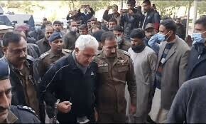 Limited media allowed access to Qureshi&rsquo;s jail trial in Lahore