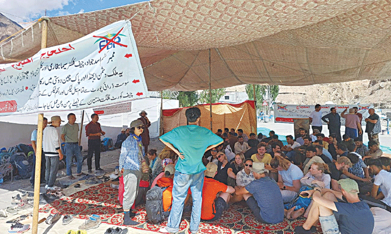 گلگت بلتستان میں تاجروں کا احتجاج شدت اختیار کرگیا، پاک-چین تجارت، سفری آپریشن معطل