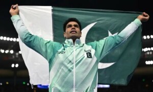 حکومت سندھ، گورنر کا ارشد ندیم کیلئے 5 کروڑ 10 لاکھ روپے انعام کا اعلان
