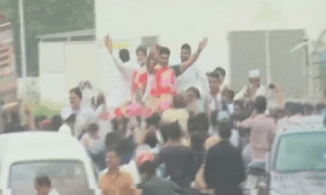 Arshad Nadeem arrives in hometown Mian Channu to hero&rsquo;s welcome