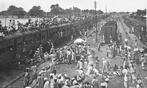 &rsquo;پاکستان آتے ہوئے ٹرین سے باہر ہم نے لاشوں کے انبار دیکھے جنہیں گدھ نوچ رہے تھے&lsquo;