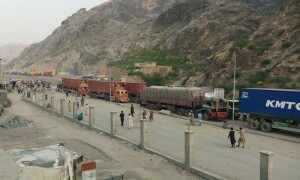 Trade, pedestrian movement resume at Torkham