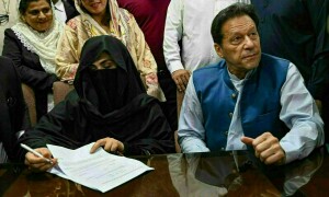عمران خان، بشریٰ بی بی کیخلاف نیا توشہ خانہ ریفرنس احتساب عدالت میں دائر