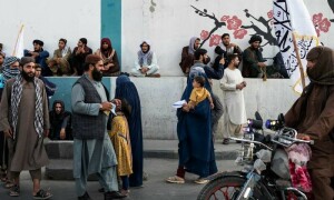 افغان طالبان کے نئے قوانین: &rsquo;پاکستان ہمارا پہلا دشمن ہے، اب اس کی باری ہے۔۔۔&lsquo;
