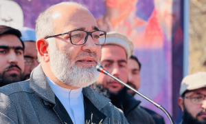 اسلام آباد پولیس نے غزہ مارچ کے دوران مشتاق احمد کو اہلیہ سمیت گرفتار کرلیا