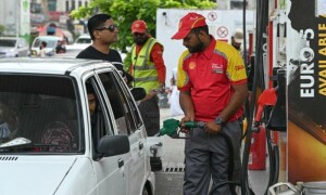 پیٹرول، ڈیزل کی قیمتوں میں مسلسل چوتھی مرتبہ کمی کا امکان