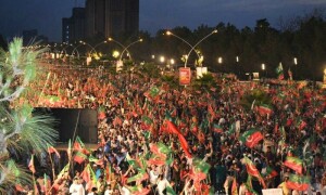 &rsquo;کنٹینرستان&lsquo; میں پی ٹی آئی کا جلسہ: کیا یہ کسی بڑی تبدیلی کا اشارہ تھا؟