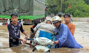 Millions in southeast Asia battle floods, death toll passes 250