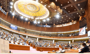 ججز کی مدت ملازمت میں توسیع، قومی اسمبلی میں آئینی ترمیم آج پیش کیے جانے کا امکان