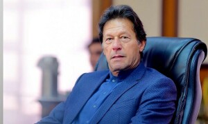 عمران خان کی ٹویٹس نے ہنگامہ برپا کر دیا، اکاؤنٹ چلانے والا تاحال نامعلوم