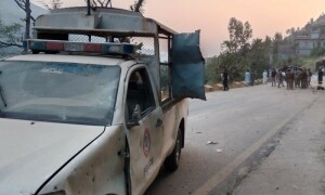 1 cop martyred, 5 injured in blast while escorting foreign diplomats in Swat: police