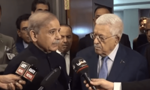 فلسطینی عوام کی نسل کشی کو روکنا ہوگا، وزیراعظم کی محمود عباس سے ملاقات