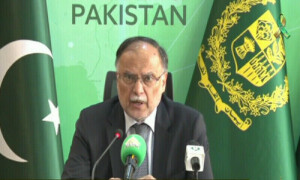 موسمیاتی تبدیلی کے بڑے مسائل سے نمٹنے کیلئے گرین انرجی کو فروغ دینا ہو گا، احسن اقبال