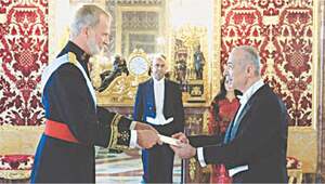 First Palestinian ambassador to Spain submits credentials