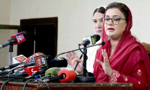 سوشل میڈیا ایپس ریگولیٹ نہیں ہوسکتیں تو ان کو بند کردینا چاہیے، عظمیٰ بخاری