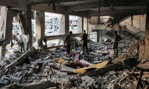 Food aid to Gaza falls as Israel sets new aid rule