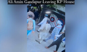 وزیراعلیٰ علی امین گنڈاپور کے خیبرپختونخوا ہاؤس سے نکلنے کی تصاویر سامنے آگئیں