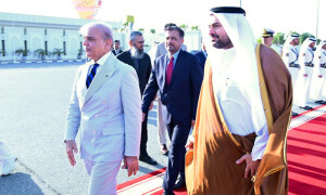 وزیراعظم دو روزہ سرکاری دورے پر قطر پہنچ گئے