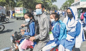 Punjab govt calls for &lsquo;war on smog&rsquo;